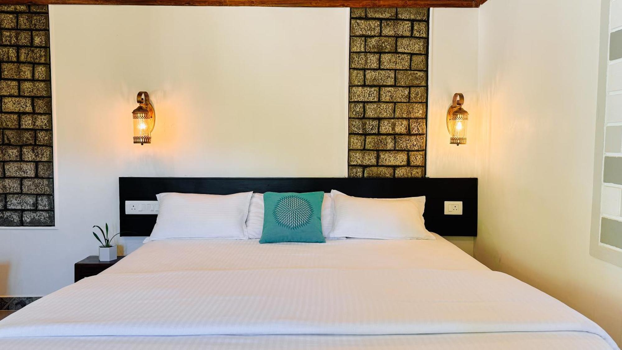 Calm Shack - 2 Bedroom-Boutique Farm Stay Муннар Экстерьер фото