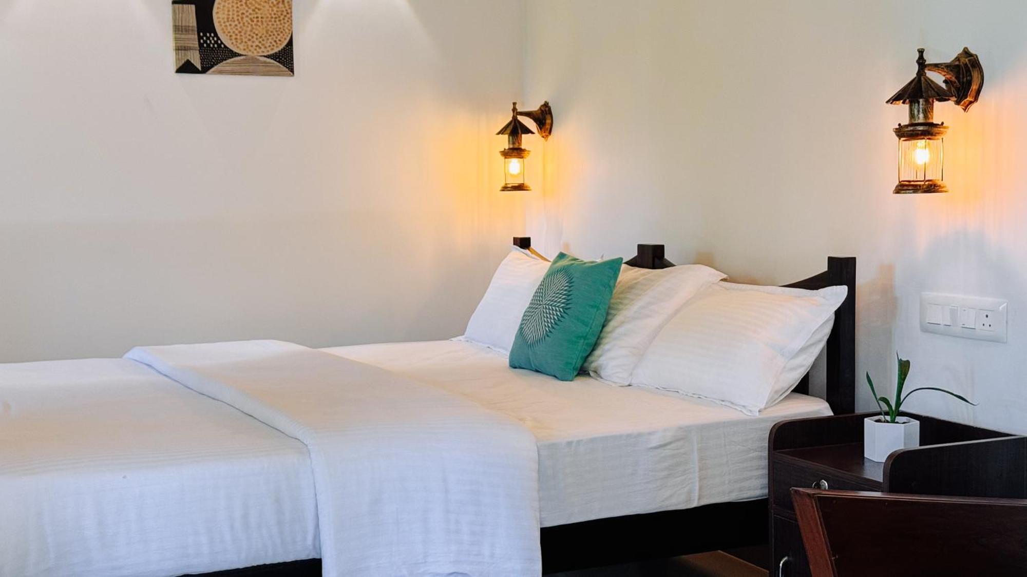 Calm Shack - 2 Bedroom-Boutique Farm Stay Муннар Экстерьер фото