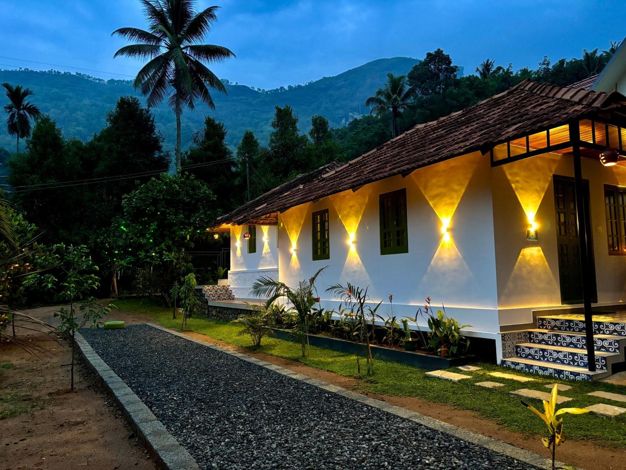 Calm Shack - 2 Bedroom-Boutique Farm Stay Муннар Экстерьер фото